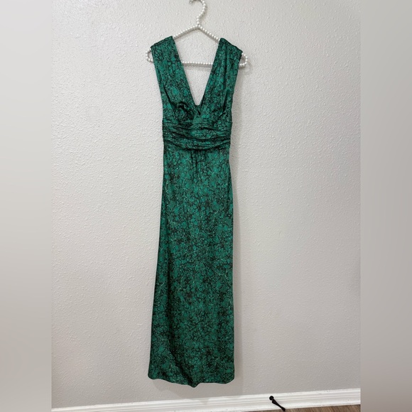 Banana Republic STRETCH-SATIN TWISTED OPEN-BACK MAXI DRESS Size 2 NWT - Picture 3 of 10